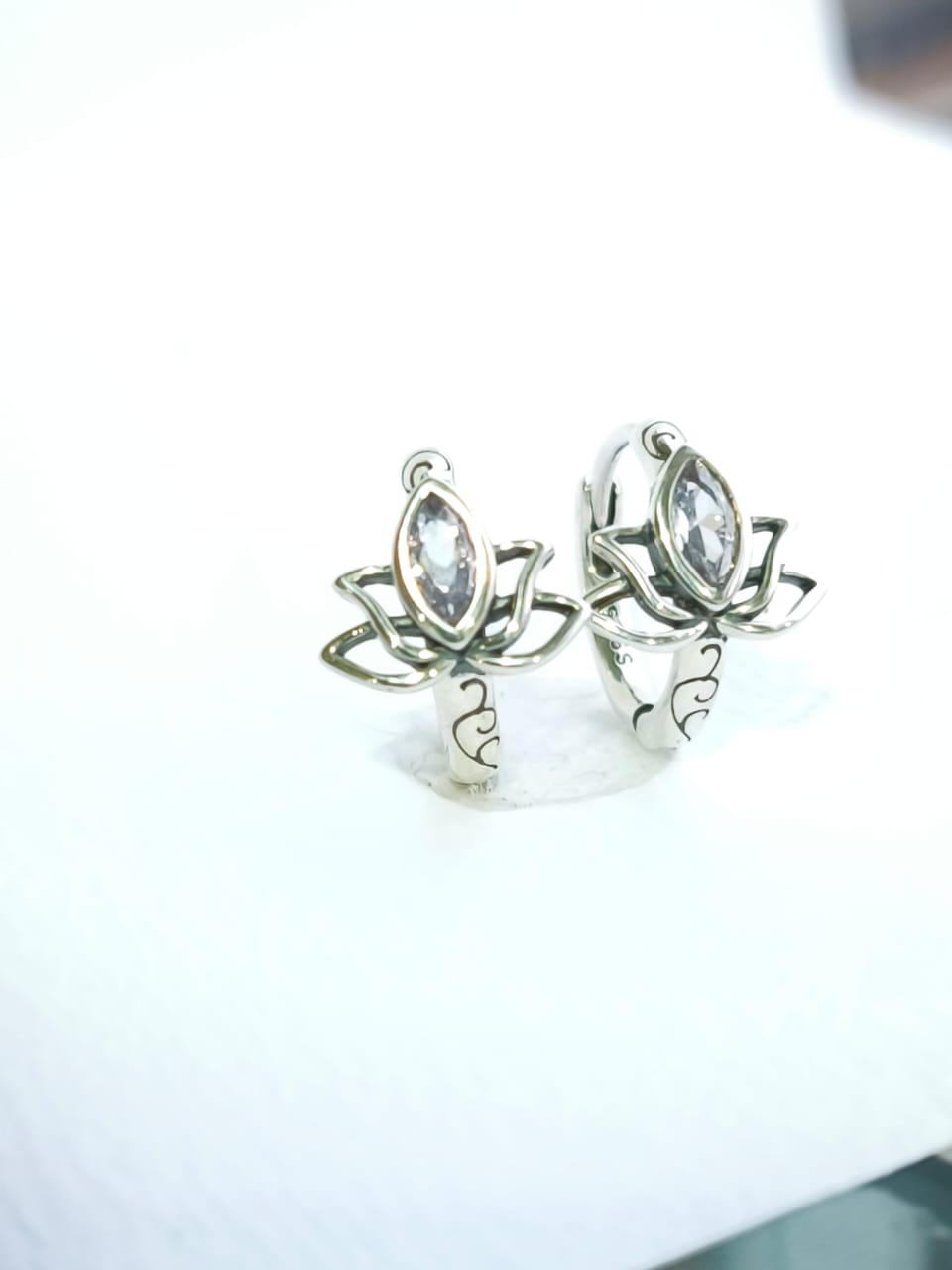 Aretes Jiang Cheng - Image 2