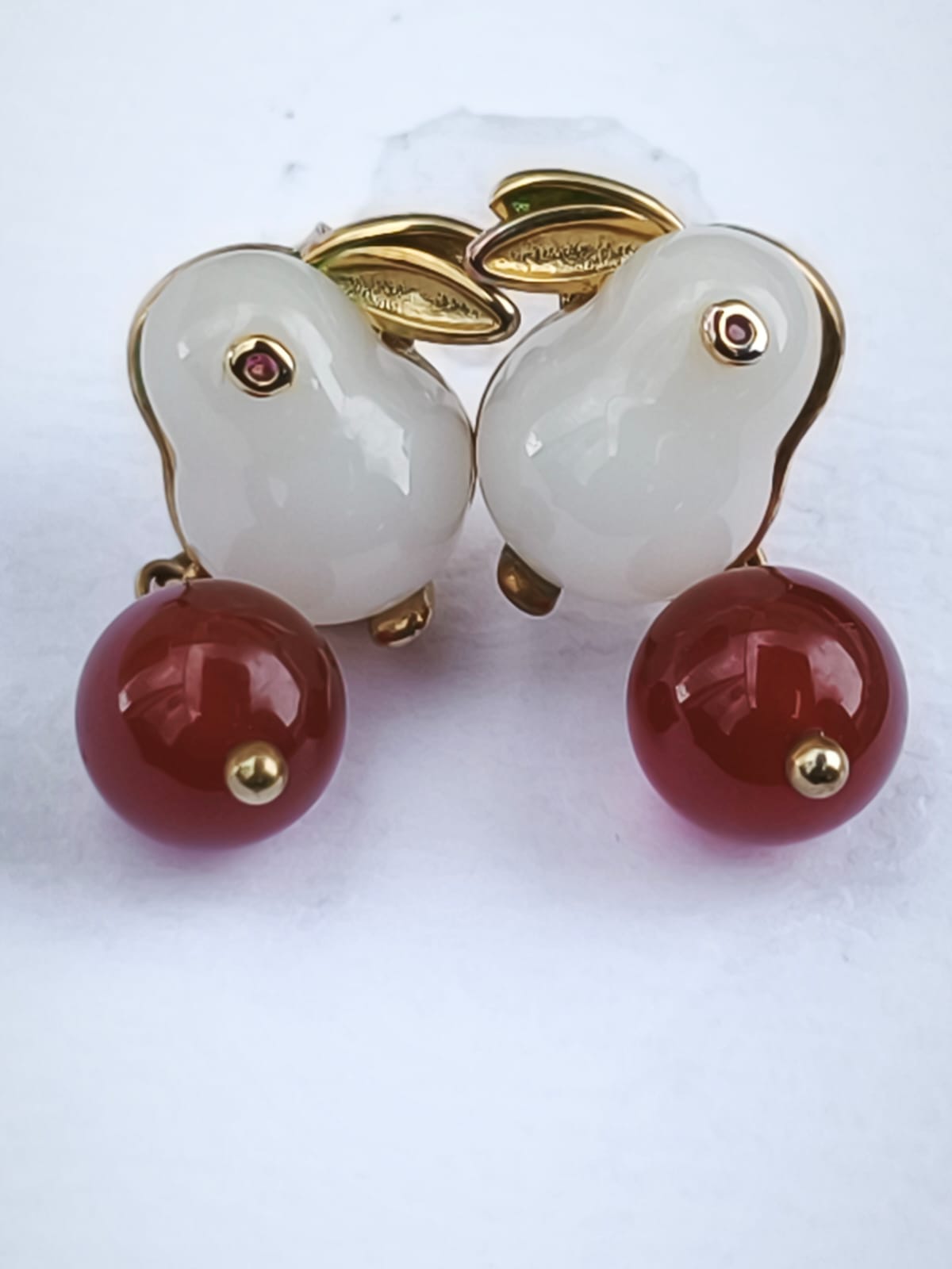 Aretes Conejo Resina Baño de Oro - Image 2