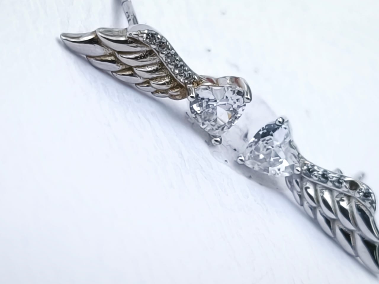 Aretes-Corazon Con Ala - Image 3