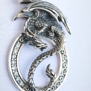 Dije Poder del Dragón