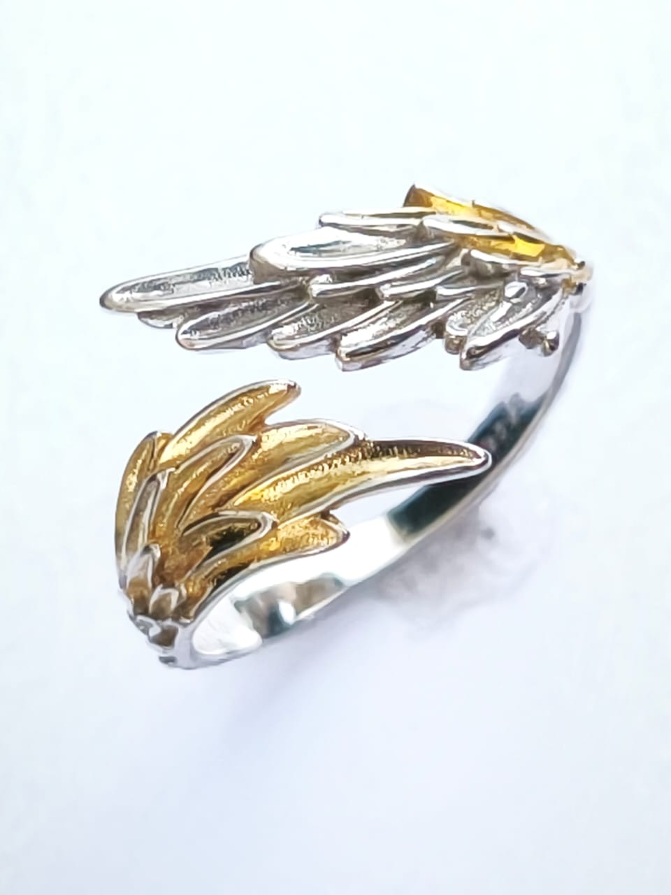 Anillo Historia - Alas de Ángel Doradas - Image 3