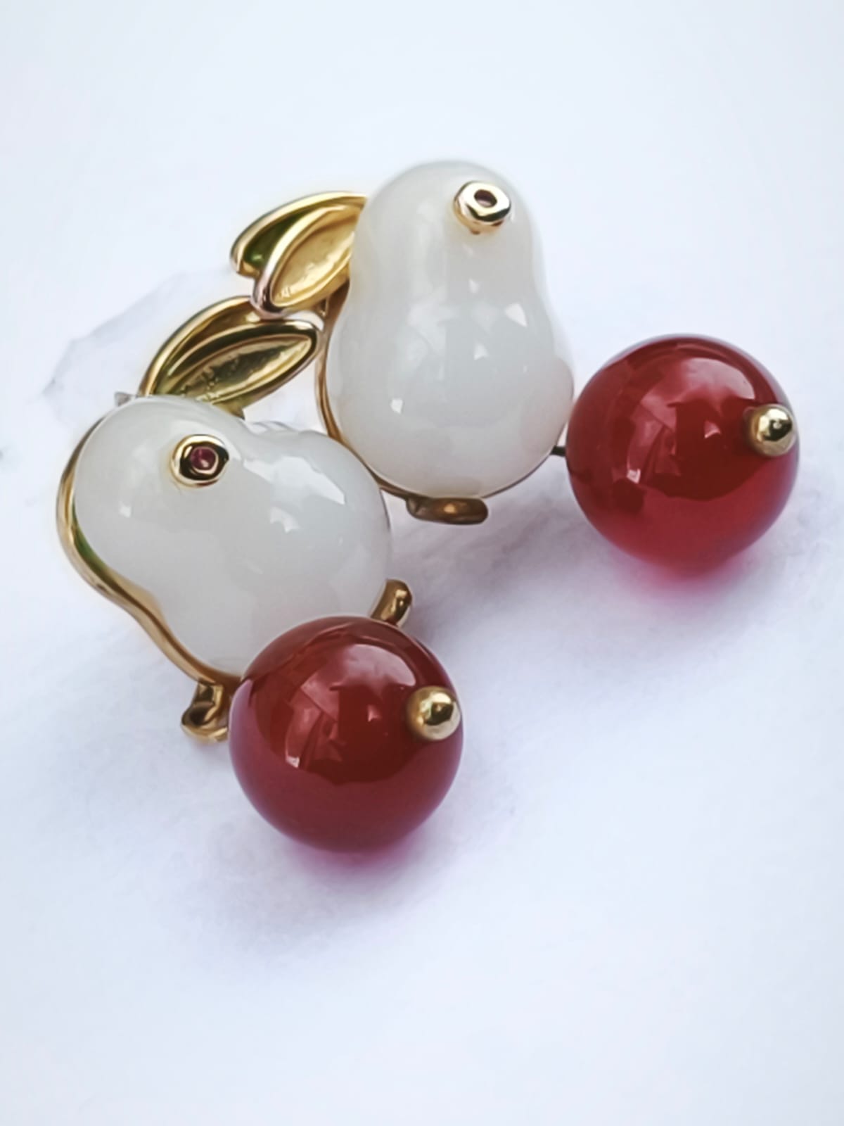 Aretes Conejo Resina Baño de Oro